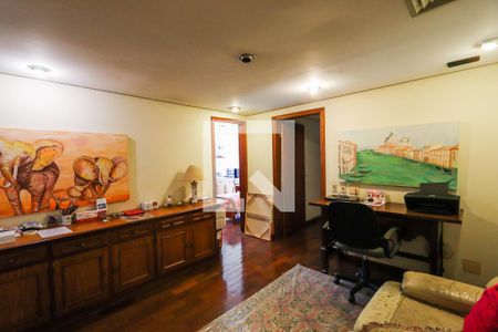 Apartamento à venda com 298m², 4 quartos e 4 vagas Apartamento à venda com 298m², 4 quartos e 4 vagasSala de Estudos