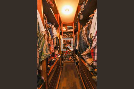 Apartamento à venda com 298m², 4 quartos e 4 vagas Apartamento à venda com 298m², 4 quartos e 4 vagasCloset - Suíte Principal 4