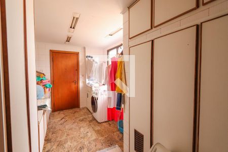 Apartamento à venda com 298m², 4 quartos e 4 vagas Apartamento à venda com 298m², 4 quartos e 4 vagasÁrea de Serviço