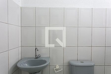 Banheiro de casa para alugar com 1 quarto, 25m² em Cidade Antônio Estevão de Carvalho, São Paulo