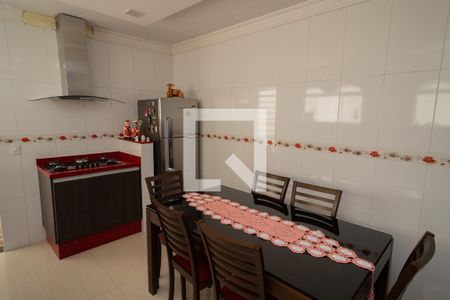 Casa à venda com 125m², 3 quartos e 2 vagas Casa à venda com 125m², 3 quartos e 2 vagasCozinha