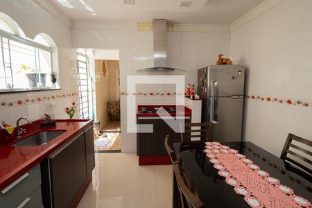 Casa à venda com 125m², 3 quartos e 2 vagas Casa à venda com 125m², 3 quartos e 2 vagasCozinha