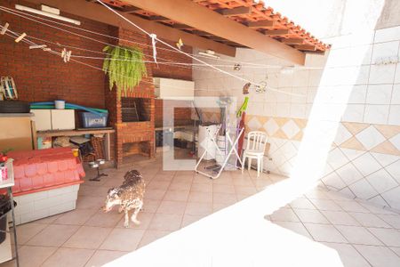 Casa à venda com 125m², 3 quartos e 2 vagas Casa à venda com 125m², 3 quartos e 2 vagasÁrea - Churrasqueira