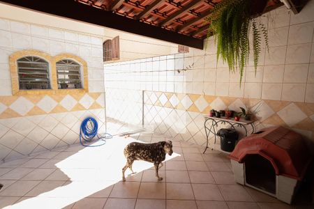 Casa à venda com 125m², 3 quartos e 2 vagas Casa à venda com 125m², 3 quartos e 2 vagasÁrea - Churrasqueira