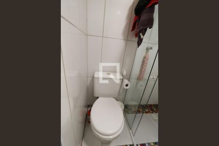 Apartamento à venda com 70m², 3 quartos e sem vaga Apartamento à venda com 70m², 3 quartos e sem vagaBanheiro da Suíte