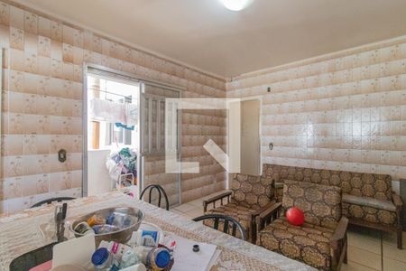 Casa à venda com 250m², 4 quartos e 3 vagas Casa à venda com 250m², 4 quartos e 3 vagasCozinha e Área de Serviço