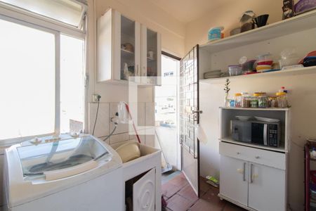 Casa à venda com 250m², 4 quartos e 3 vagas Casa à venda com 250m², 4 quartos e 3 vagasCozinha e Área de Serviço