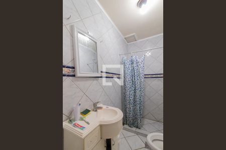 Casa à venda com 250m², 4 quartos e 3 vagas Casa à venda com 250m², 4 quartos e 3 vagasBanheiro Corredor 2