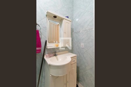 Casa à venda com 250m², 4 quartos e 3 vagas Casa à venda com 250m², 4 quartos e 3 vagasBanheiro Corredor