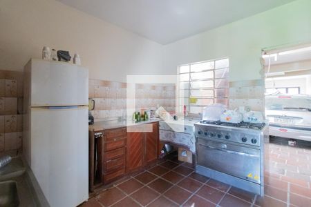 Casa à venda com 250m², 4 quartos e 3 vagas Casa à venda com 250m², 4 quartos e 3 vagasCozinha 2