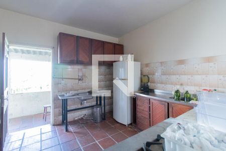 Casa à venda com 250m², 4 quartos e 3 vagas Casa à venda com 250m², 4 quartos e 3 vagasCozinha 2