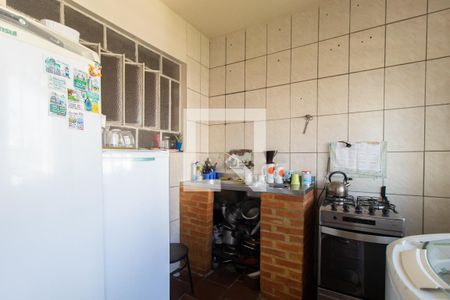 Casa à venda com 250m², 4 quartos e 3 vagas Casa à venda com 250m², 4 quartos e 3 vagasCozinha e Área de Serviço