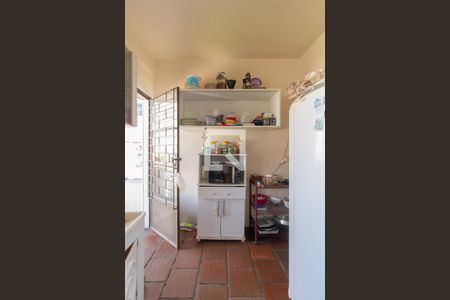 Casa à venda com 250m², 4 quartos e 3 vagas Casa à venda com 250m², 4 quartos e 3 vagasCozinha e Área de Serviço