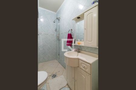 Casa à venda com 250m², 4 quartos e 3 vagas Casa à venda com 250m², 4 quartos e 3 vagasBanheiro Corredor