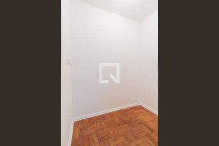 Apartamento à venda com 110m², 3 quartos e 2 vagas Apartamento à venda com 110m², 3 quartos e 2 vagasÁrea de serviço - quarto
