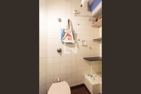 Apartamento à venda com 110m², 3 quartos e 2 vagas Apartamento à venda com 110m², 3 quartos e 2 vagasÁrea de serviço - banheiro