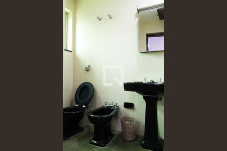 Casa à venda com 170m², 2 quartos e 2 vagasBanheiro da Suíte 1