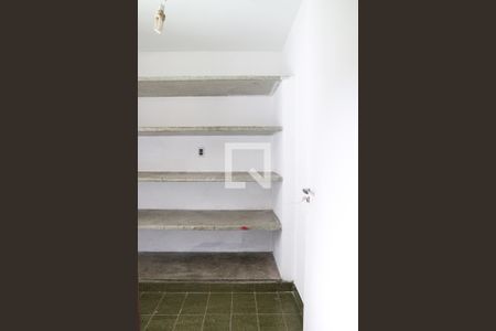 Casa à venda com 170m², 2 quartos e 2 vagasQuarto de Serviço