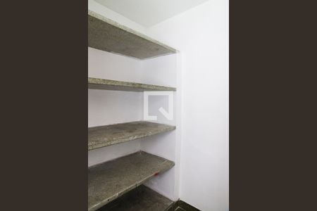 Casa à venda com 170m², 2 quartos e 2 vagasQuarto de Serviço