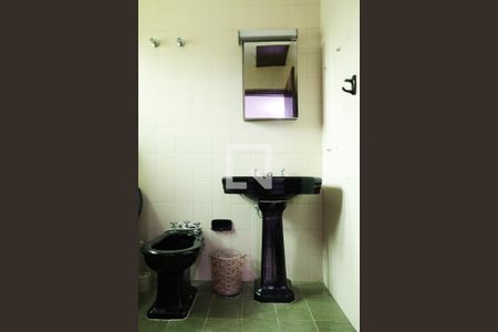 Casa à venda com 170m², 2 quartos e 2 vagasBanheiro da Suíte 1