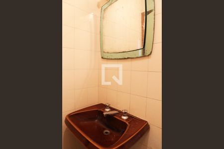 Casa à venda com 170m², 2 quartos e 2 vagasBanheiro de serviço