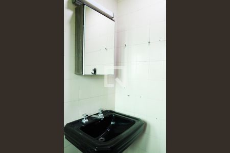 Casa à venda com 170m², 2 quartos e 2 vagasBanheiro da Suíte 1