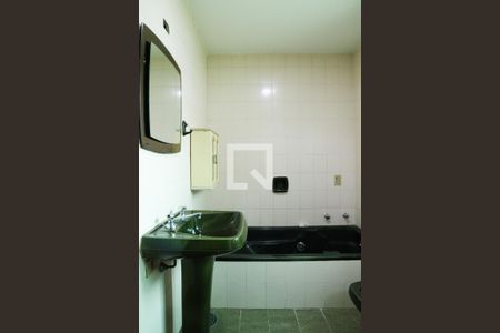 Casa à venda com 170m², 2 quartos e 2 vagasBanheiro da Suíte 2