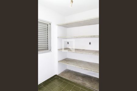 Casa à venda com 170m², 2 quartos e 2 vagasQuarto de Serviço