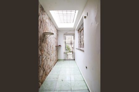 Casa à venda com 170m², 2 quartos e 2 vagasCorredor