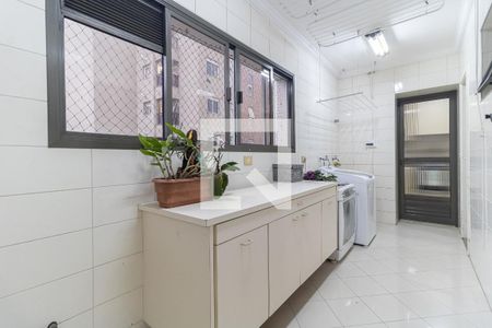 Apartamento à venda com 220m², 4 quartos e 3 vagasLavanderia