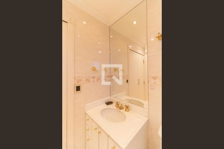 Apartamento à venda com 220m², 4 quartos e 3 vagasBanheiro da Suíte 2