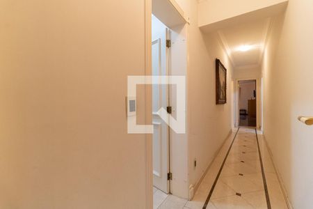 Apartamento à venda com 220m², 4 quartos e 3 vagasCorredor