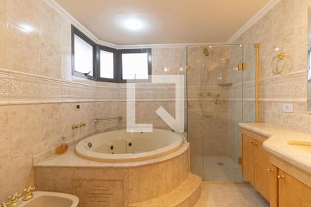 Apartamento à venda com 220m², 4 quartos e 3 vagasBanheiro da Suíte 1