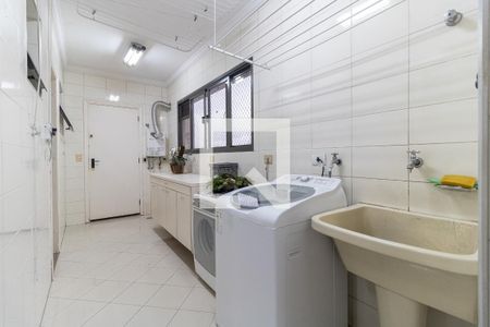 Apartamento à venda com 220m², 4 quartos e 3 vagasLavanderia