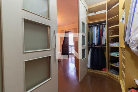 Apartamento à venda com 220m², 4 quartos e 3 vagasCloset da Suíte 1