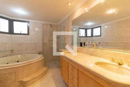 Apartamento à venda com 220m², 4 quartos e 3 vagasBanheiro da Suíte 1