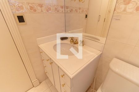 Apartamento à venda com 220m², 4 quartos e 3 vagasBanheiro da Suíte 2