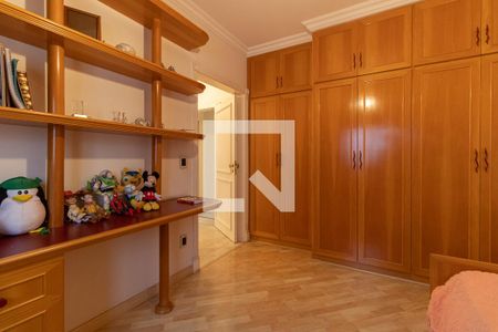 Apartamento à venda com 220m², 4 quartos e 3 vagasSuíte 2