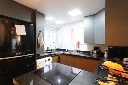 Apartamento à venda com 73m², 2 quartos e 2 vagas Apartamento à venda com 73m², 2 quartos e 2 vagasCozinha e Área de Serviço