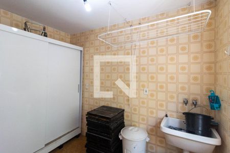 Casa à venda com 170m², 3 quartos e 2 vagasÁrea de serviço