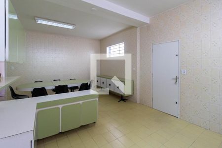 Casa à venda com 170m², 3 quartos e 2 vagasCopa e cozinha