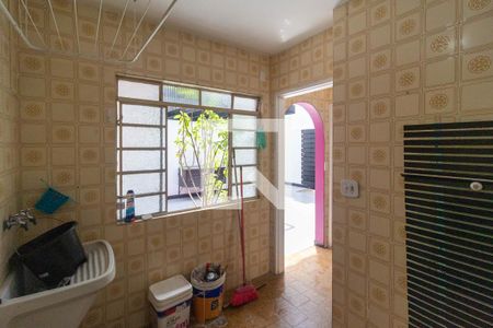 Casa à venda com 170m², 3 quartos e 2 vagasÁrea de serviço