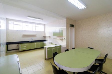 Casa à venda com 170m², 3 quartos e 2 vagasCopa e cozinha