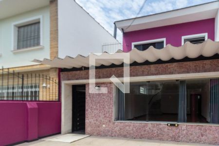Casa à venda com 170m², 3 quartos e 2 vagasFachada