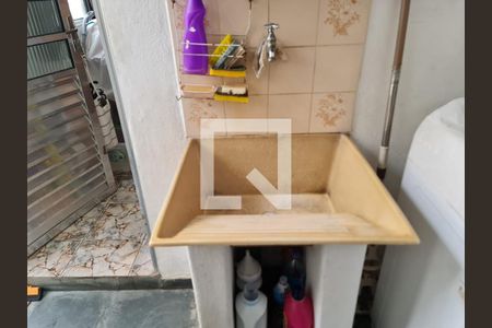 Casa à venda com 161m², 3 quartos e 2 vagas Casa à venda com 161m², 3 quartos e 2 vagasÁrea de Serviço