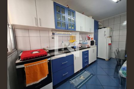 Casa à venda com 161m², 3 quartos e 2 vagas Casa à venda com 161m², 3 quartos e 2 vagasCozinha