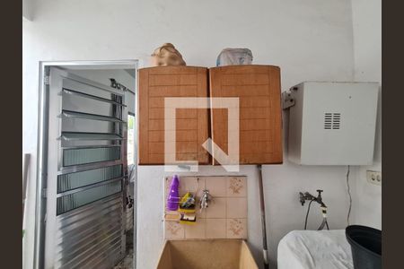 Casa à venda com 161m², 3 quartos e 2 vagas Casa à venda com 161m², 3 quartos e 2 vagasÁrea de Serviço