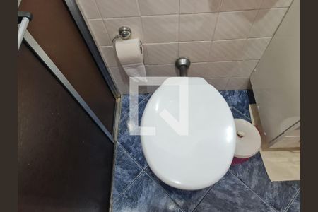 Casa à venda com 161m², 3 quartos e 2 vagas Casa à venda com 161m², 3 quartos e 2 vagasBanheiro Social