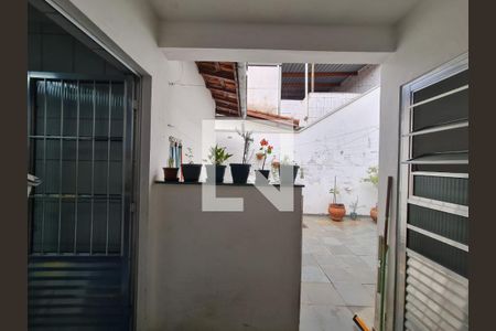 Casa à venda com 161m², 3 quartos e 2 vagas Casa à venda com 161m², 3 quartos e 2 vagasÁrea de Serviço