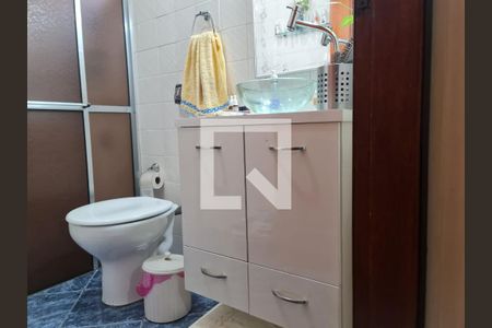 Casa à venda com 161m², 3 quartos e 2 vagas Casa à venda com 161m², 3 quartos e 2 vagasBanheiro da Suíte